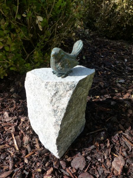 Bronzefigur | Bronze-Vogel 88498 auf Schwarzwald-Granit