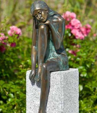 Bronzefigur | Emanuelle