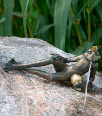 Figurine de bronze crachant de l'eau | Grenouille Detlef