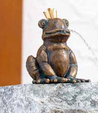 Figurine en bronze crachant de l'eau | Grenouille Otto