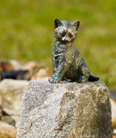 Bronzefigur | Junge Katze, sitzend